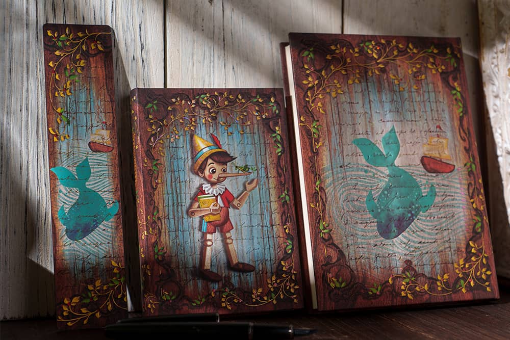 2027 Carlo Collodi, Pinocchio - 12 Mesi - DesignImgThree Image