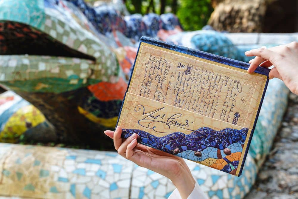 2027 Gaudi, Il Manoscritto di Reus - 18 Mesi - DesignImgOne Image