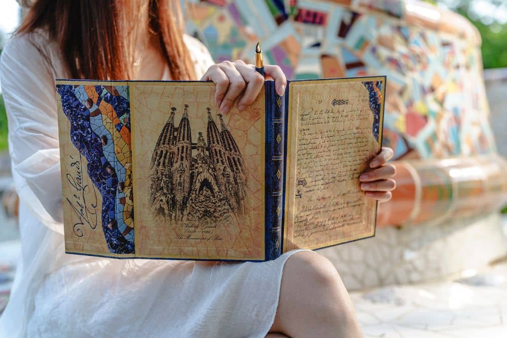 2027 Gaudi, Il Manoscritto di Reus - 18 Mesi - DesignImgTwo Image