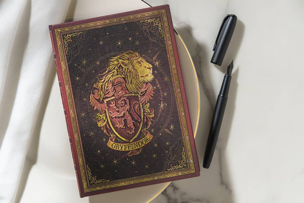 2027 Gryffindor Diary - 18-Month - DesignImgOne Image