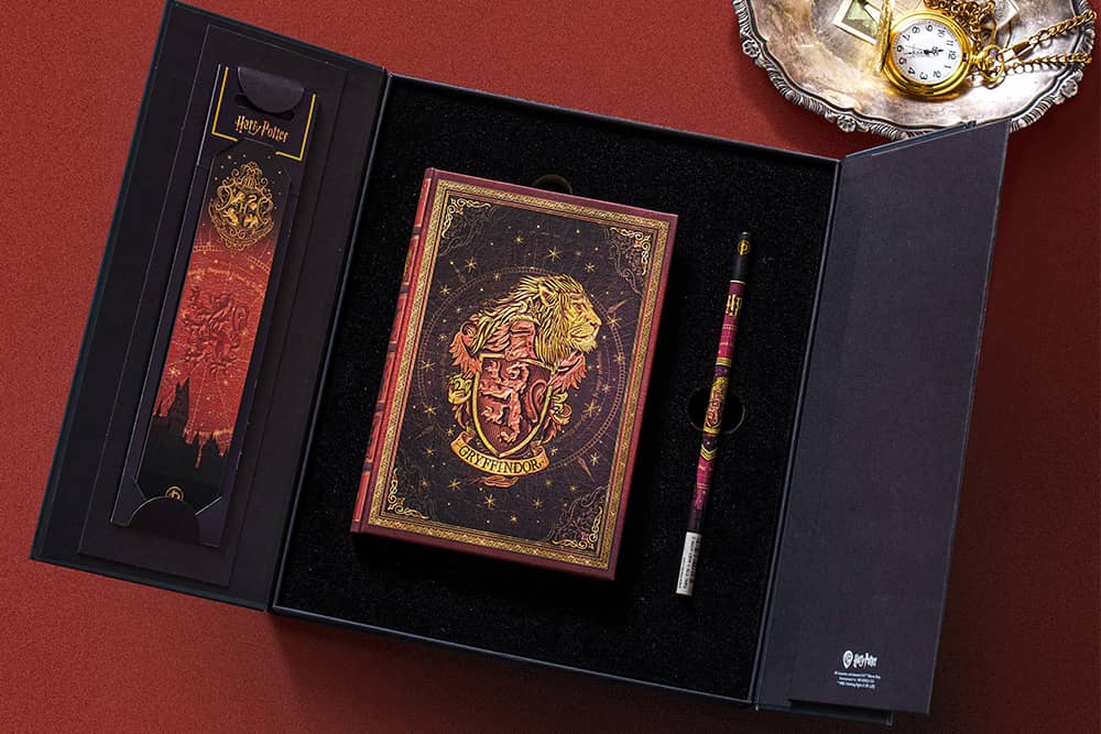 Ensemble de papeterie Gryffondor - Kit cadeau - DesignImgOne Image