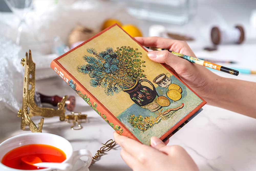 2027 Natura Morta, Van Gogh - 12 Mesi - DesignImgThree Image
