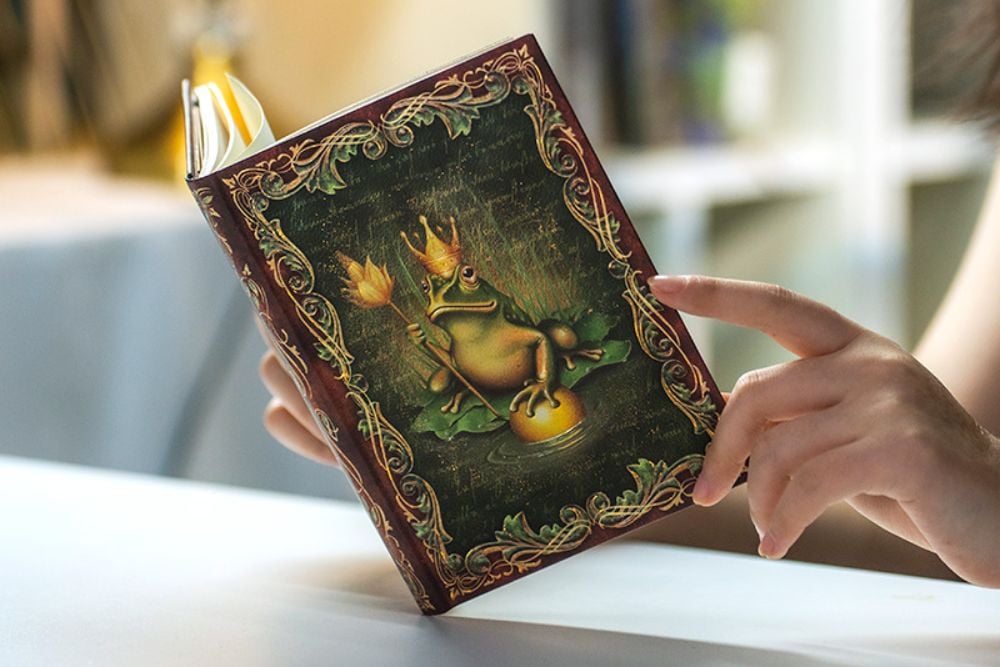 Die Brüder Grimm, Froschkönig - Notizbücher - DesignImgTwo Image